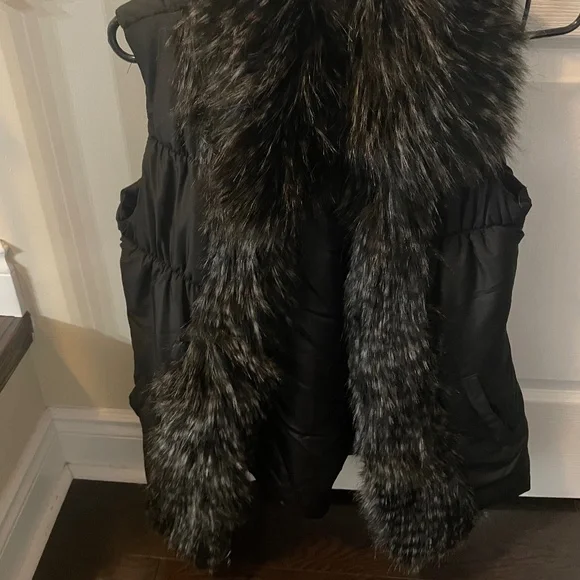 Vest - Picture 3 of 3